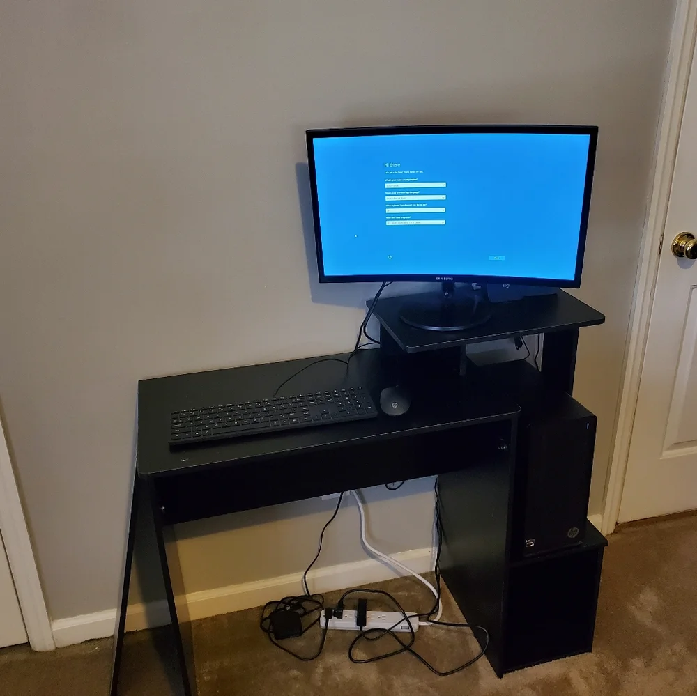 HP Desktop computer with monitor and speakers